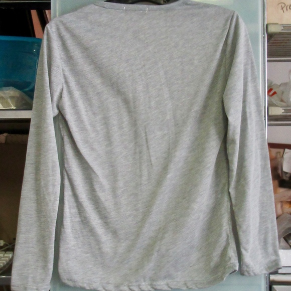 NWT MEN'S GREY LONG SLEEVE TEE - Picture 3 of 3